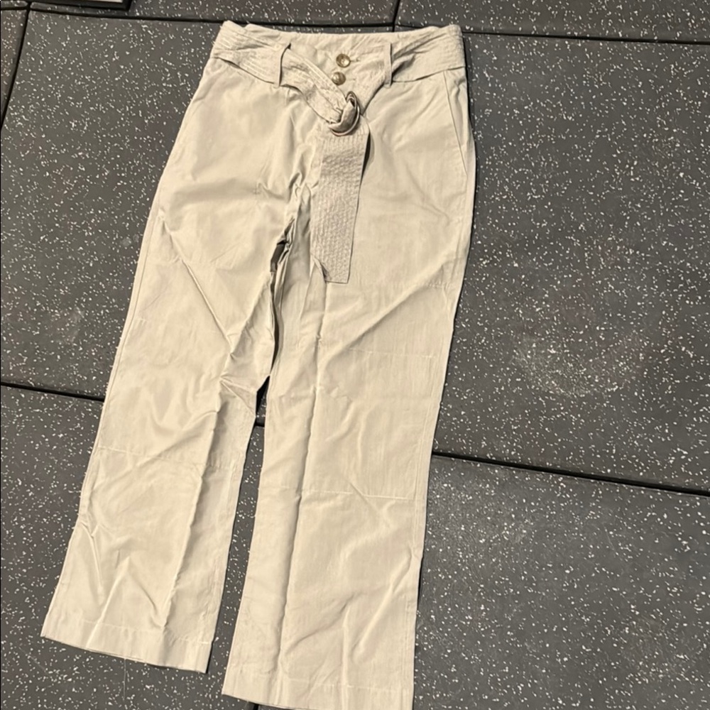 James Perse woman's Beige Pants with Belt size 26 - never worn